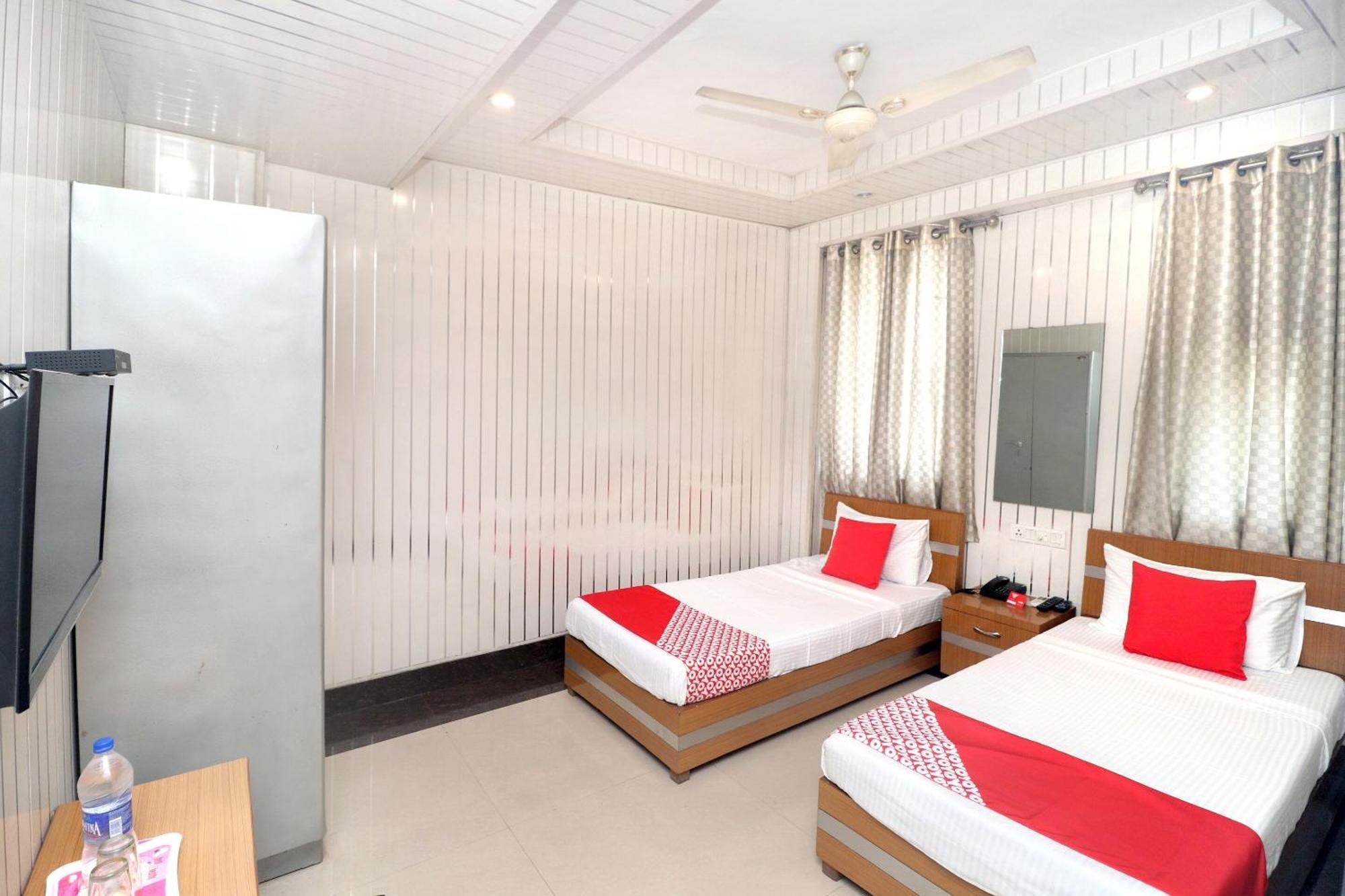 Hotel O Le Bon Ton Ludhiana Exterior photo